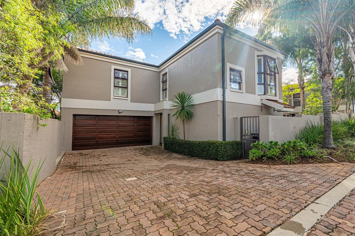 Duplex For Sale in Sunninghill, Sandton - Photo 2