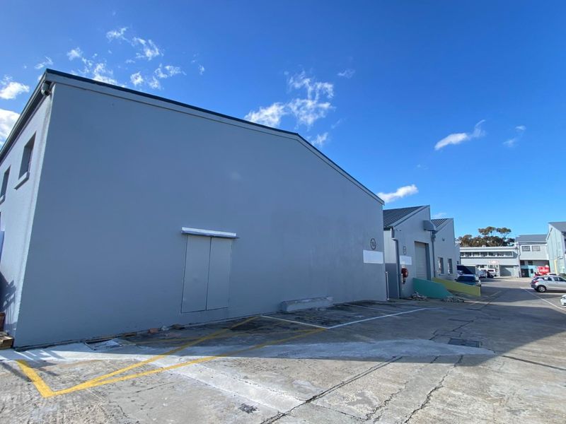 423m2 Warehouse To Let in Hangar 17 | Secure Industrial Park in Maitland, Cape Town - Photo 3