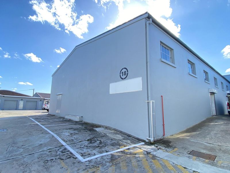 423m2 Warehouse To Let in Hangar 17 | Secure Industrial Park in Maitland, Cape Town - Photo 2