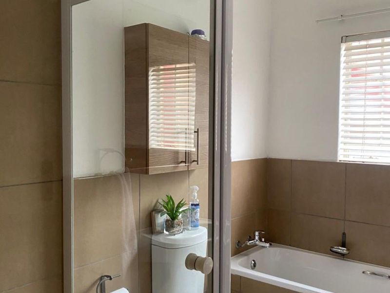 Apartment To Rent in Noordwyk, Midrand - Photo 10