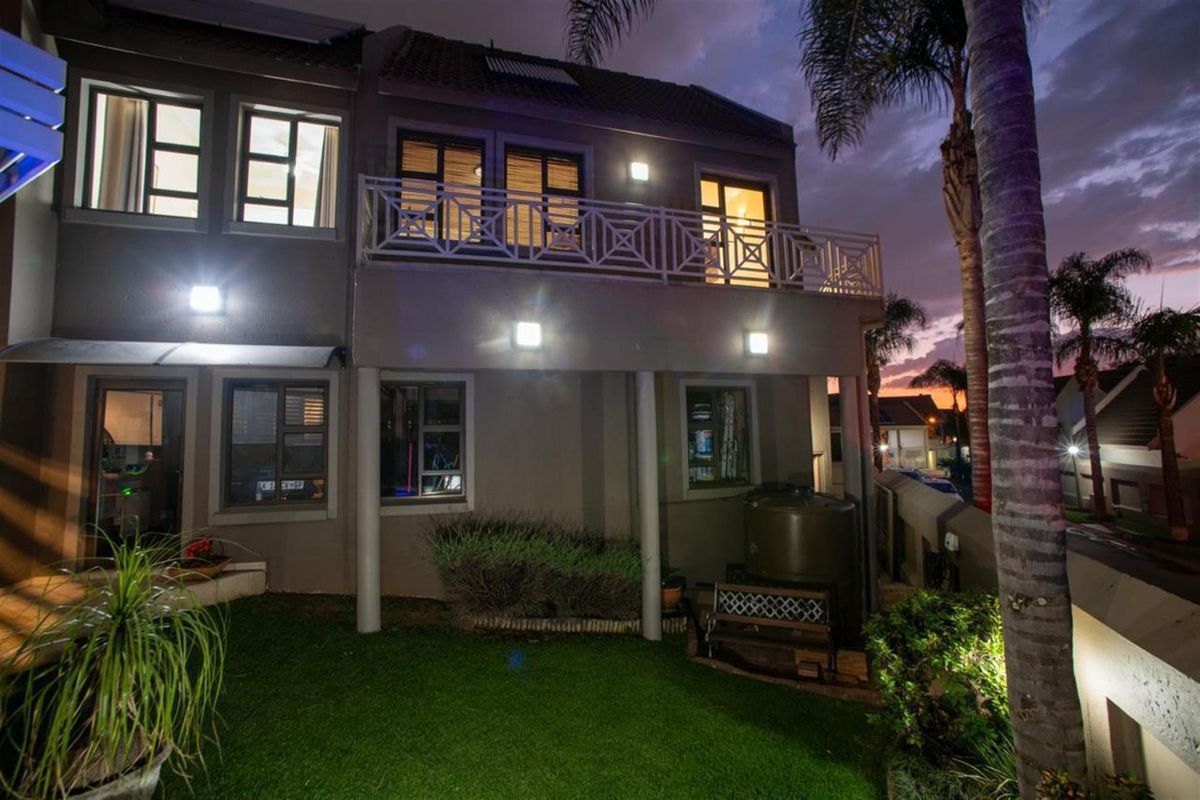 Luxury Smart Living  3-Bedroom Cluster Home with Flatlet and Entertainer’s Dream Outdoor Space - Photo 3