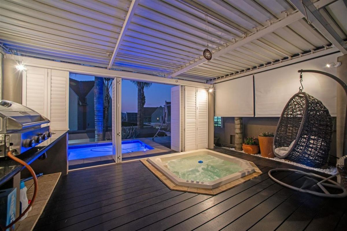 Luxury Smart Living  3-Bedroom Cluster Home with Flatlet and Entertainer’s Dream Outdoor Space - Photo 2