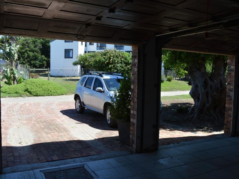 Double Story Face Brick house in the sought after part of Port Alfred - Photo 8