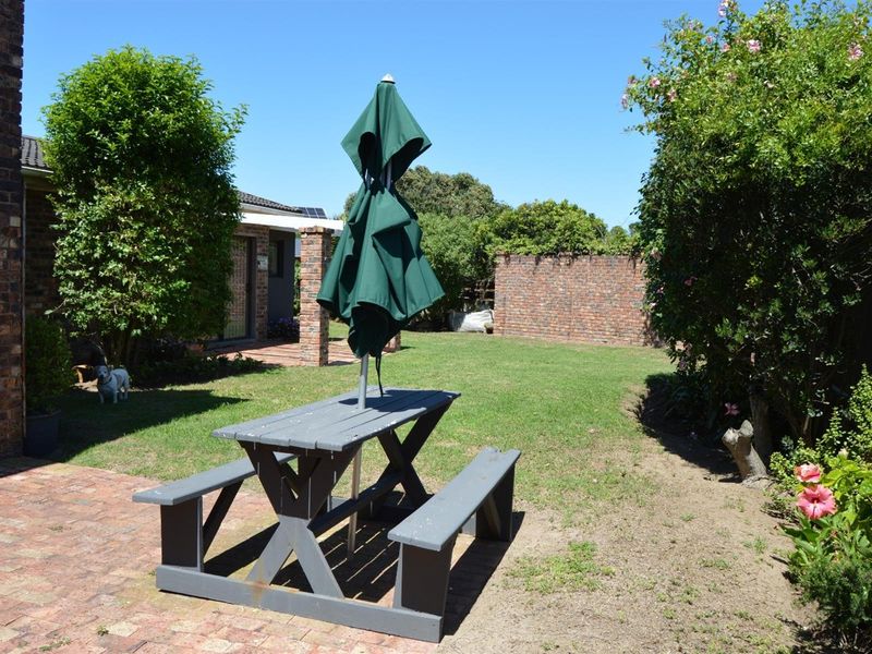 Double Story Face Brick house in the sought after part of Port Alfred - Photo 6