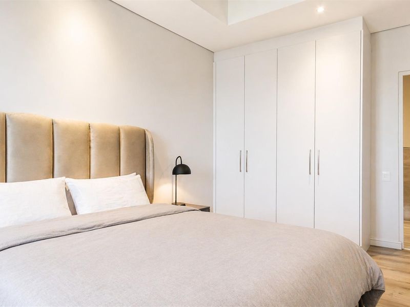 Luxury Harbour-Facing 2-Bedroom En-Suite Apartment | Exclusive Secure Living Near the VA Waterfront - Photo 10