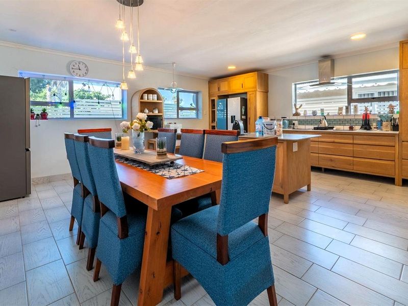 Phase 1 Marina Martinique Gem - 3 Bedroom Home Steps from Canals | Inverter, Slipway Access - Photo 9