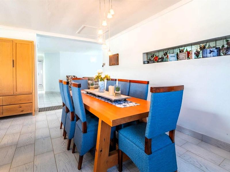 Phase 1 Marina Martinique Gem - 3 Bedroom Home Steps from Canals | Inverter, Slipway Access - Photo 8