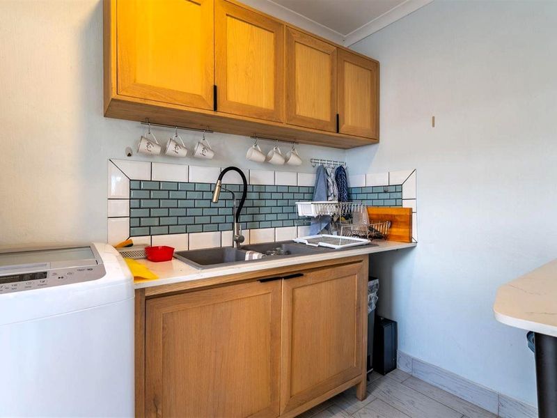 Phase 1 Marina Martinique Gem - 3 Bedroom Home Steps from Canals | Inverter, Slipway Access - Photo 6