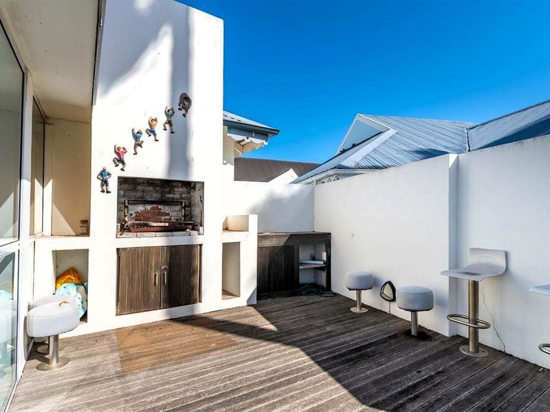 Phase 1 Marina Martinique Gem - 3 Bedroom Home Steps from Canals | Inverter, Slipway Access - Photo 3