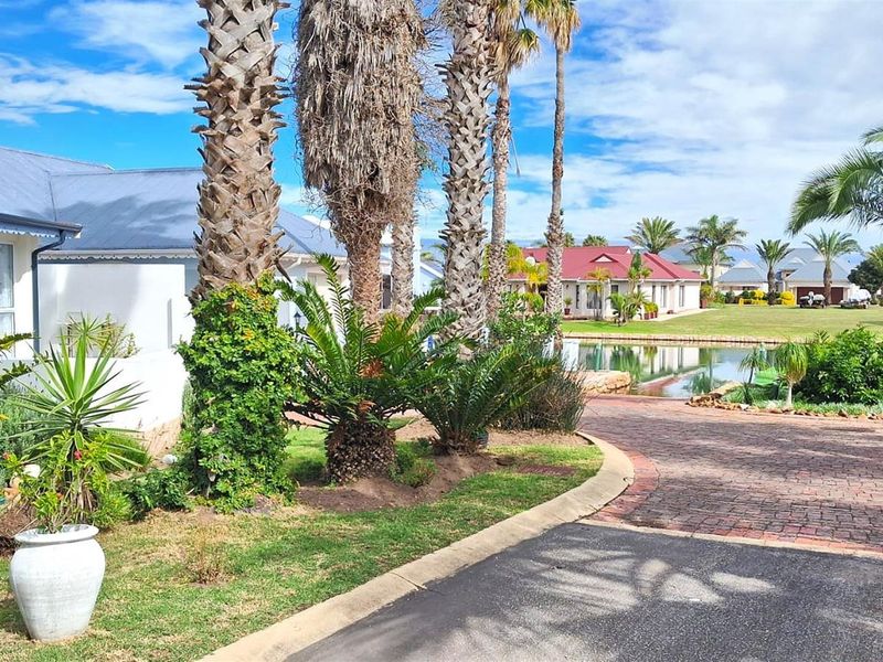 Phase 1 Marina Martinique Gem - 3 Bedroom Home Steps from Canals | Inverter, Slipway Access - Photo 3