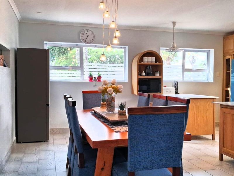 Phase 1 Marina Martinique Gem - 3 Bedroom Home Steps from Canals | Inverter, Slipway Access - Photo 7