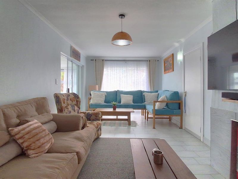 Phase 1 Marina Martinique Gem - 3 Bedroom Home Steps from Canals | Inverter, Slipway Access - Photo 6