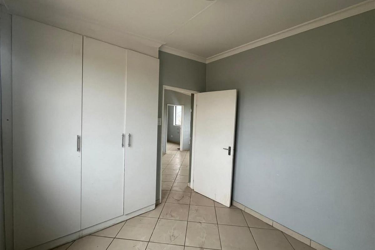 Apartment For Sale in Madadeni D, Madadeni, Newcastle, KwaZulu Natal - Photo 4