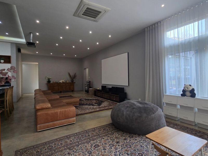 Architectural Elegance | A Bespoke Residence Designed for Modern Luxury - Photo 10