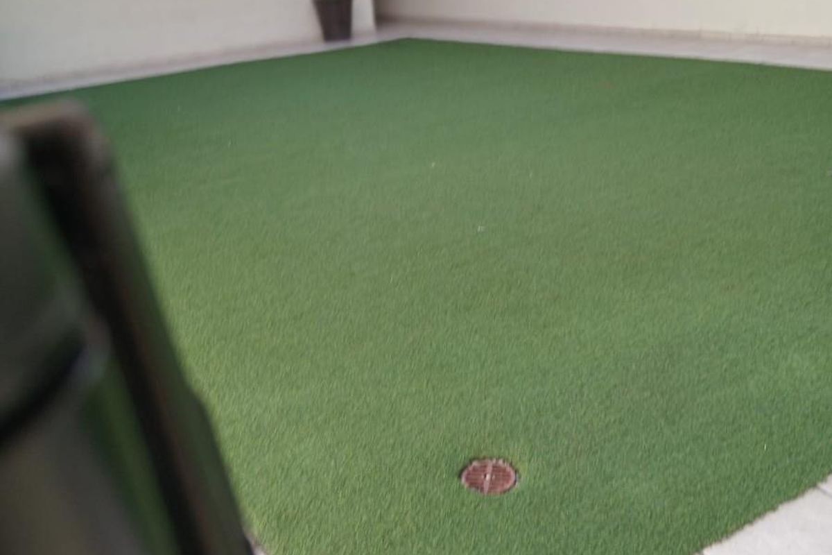 2-Bedroom Apartment with Balcony with Secure Parking in Bellville - Photo 2