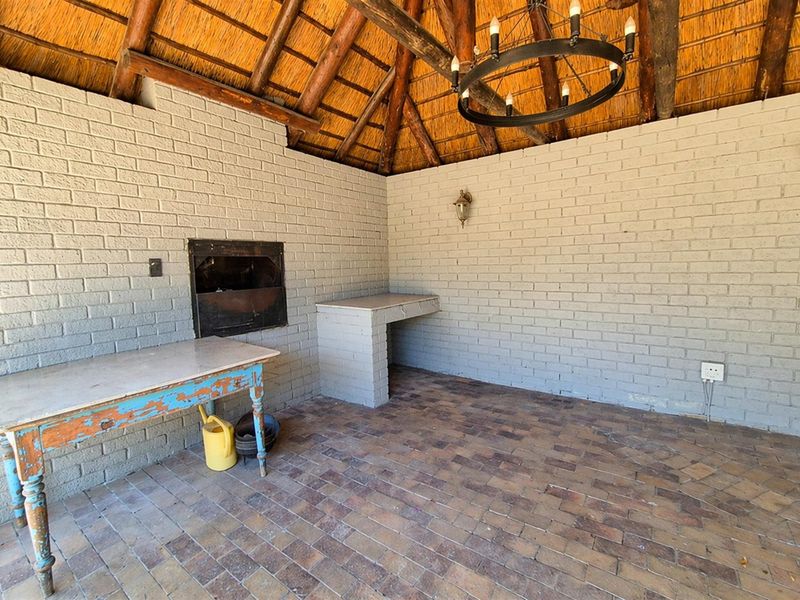 Spacious Family Home with Entertainer’s Backyard in Door De Kraal - Photo 7