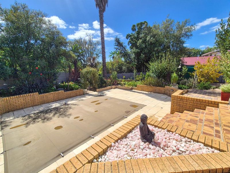 Spacious Family Home with Entertainer’s Backyard in Door De Kraal - Photo 6