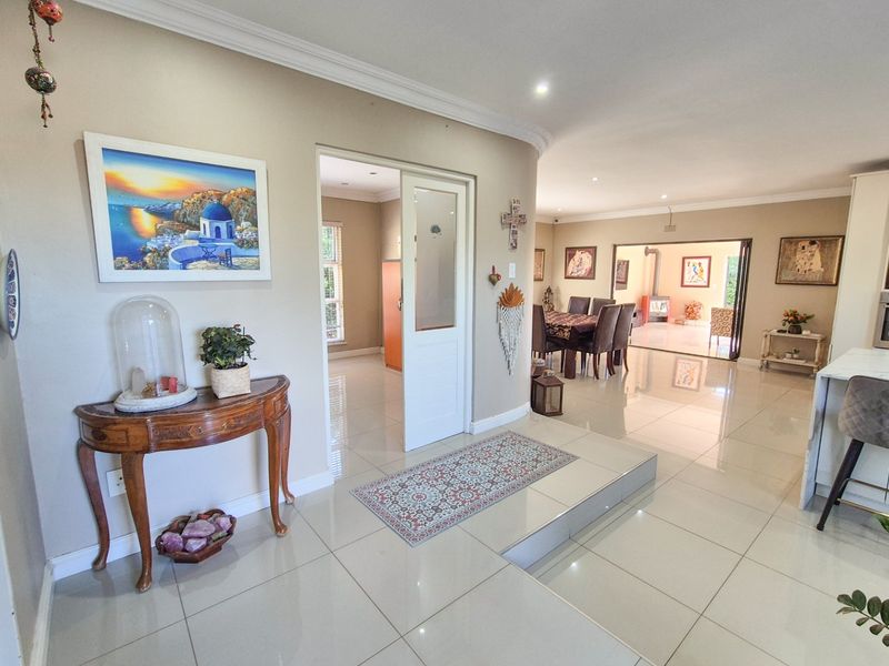 Spacious Family Home with Entertainer’s Backyard in Door De Kraal - Photo 6