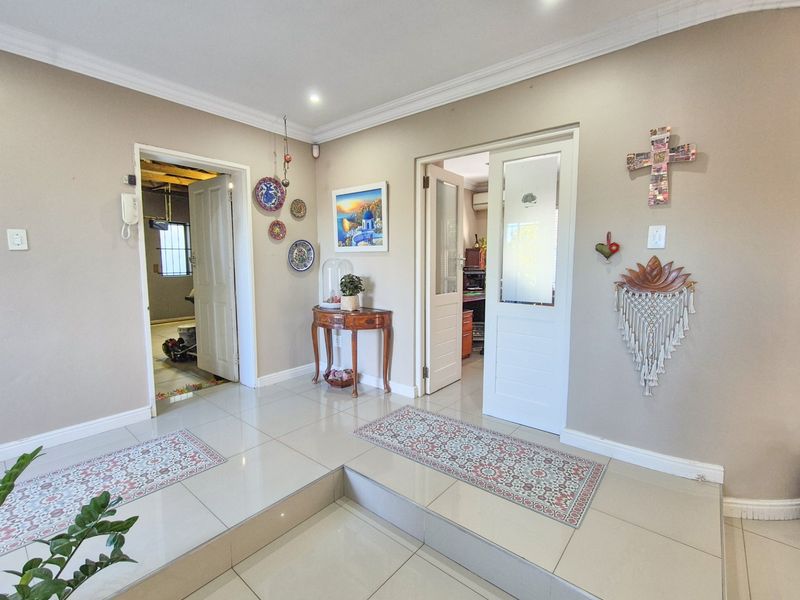 Spacious Family Home with Entertainer’s Backyard in Door De Kraal - Photo 8