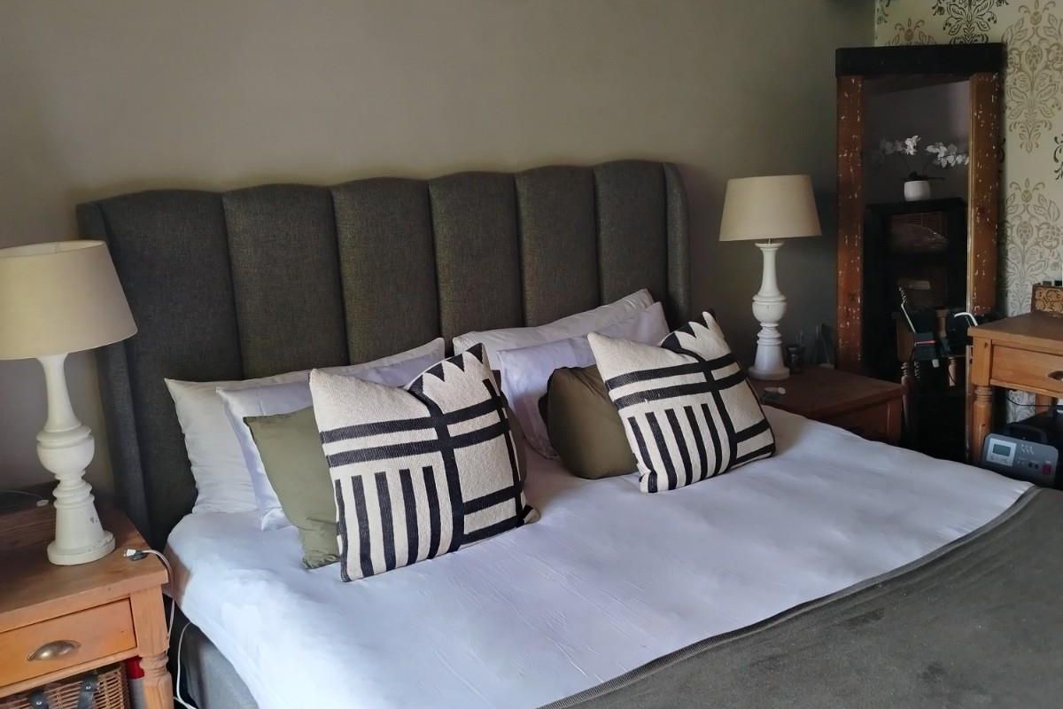 Charming very low maintenance  Three Bedroom House for sale in Eldo - Photo 3