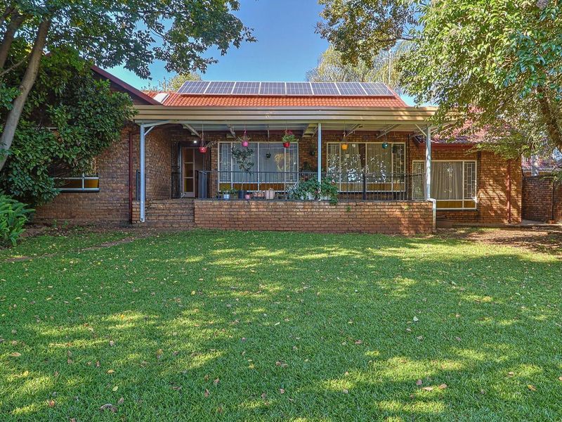 Great family home in excellent location! - Photo 2