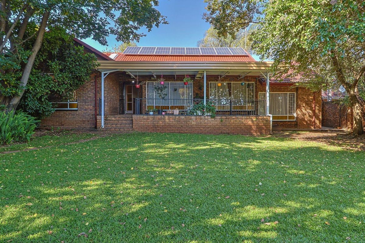 Great family home in excellent location! - Photo 2