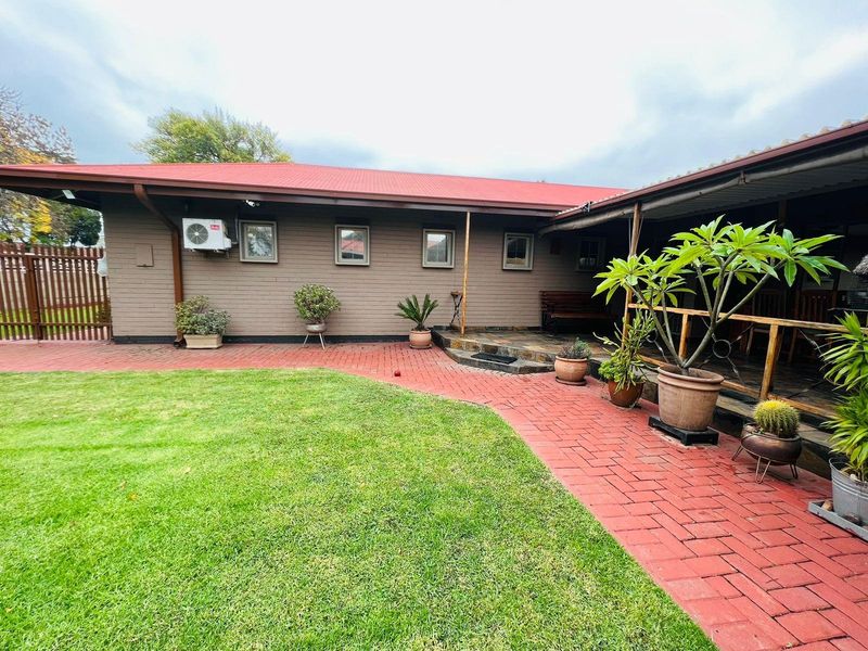 House For Sale in Vanderbijlpark CE 2, Vanderbijlpark CE, Vanderbijlpark - Photo 1