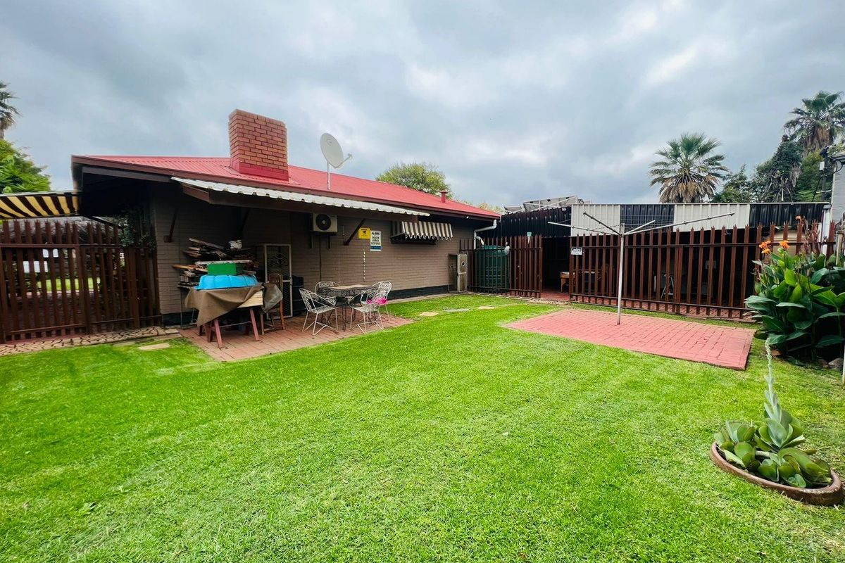 House For Sale in Vanderbijlpark CE 2, Vanderbijlpark CE, Vanderbijlpark - Photo 3