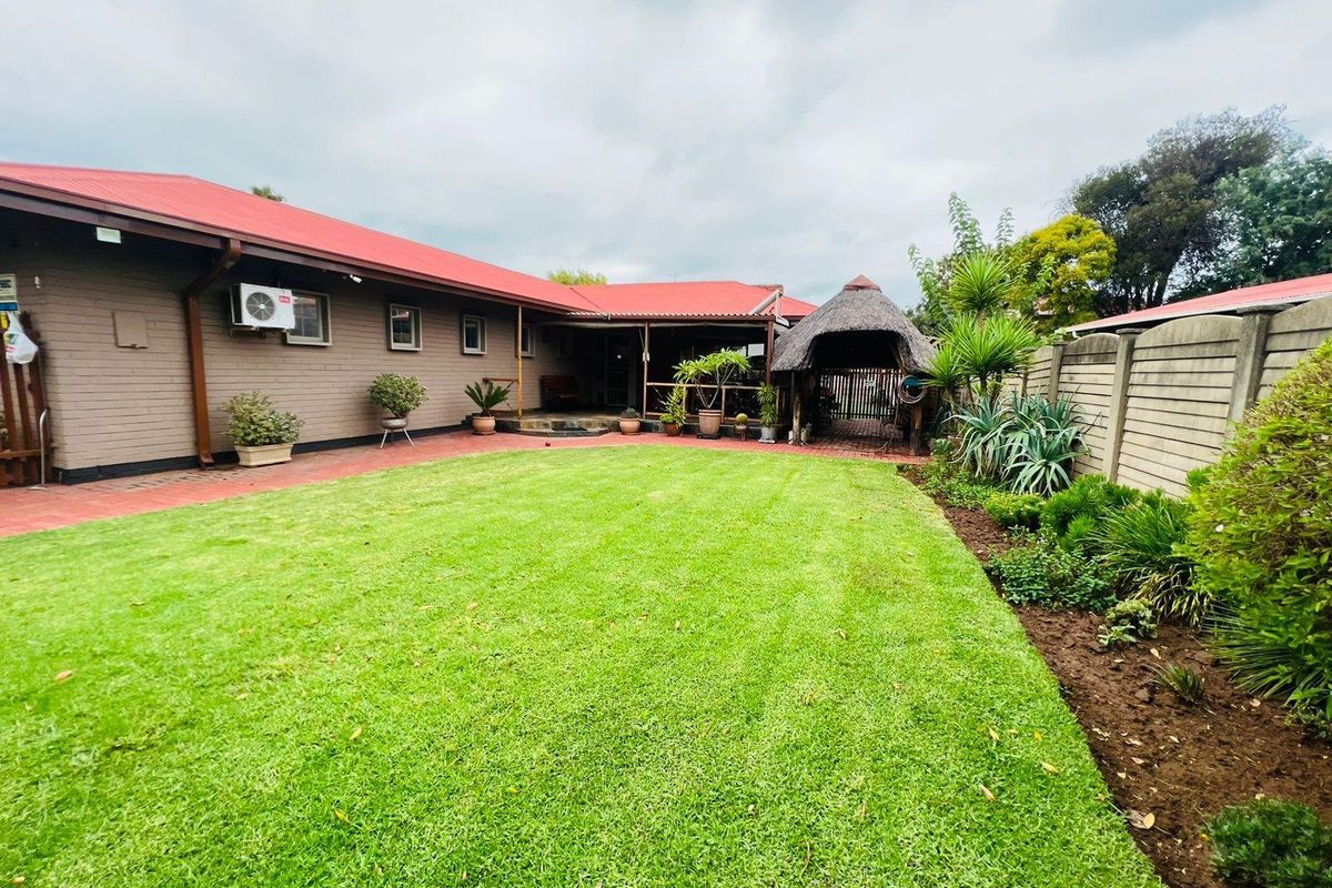 House For Sale in Vanderbijlpark CE 2, Vanderbijlpark CE, Vanderbijlpark - Photo 2