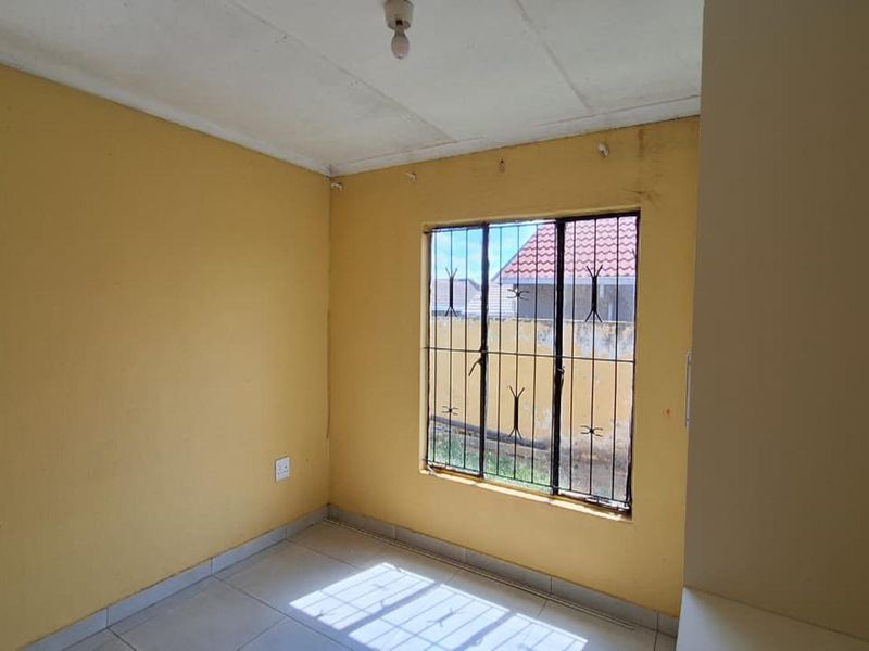 House For Sale in Ennerdale, Johannesburg - Photo 6