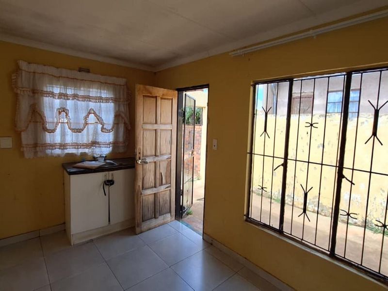House For Sale in Ennerdale, Johannesburg - Photo 3