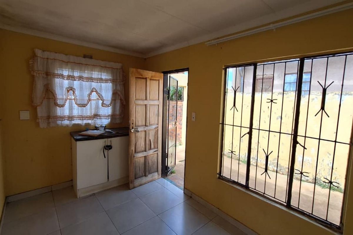 House For Sale in Ennerdale, Johannesburg - Photo 3