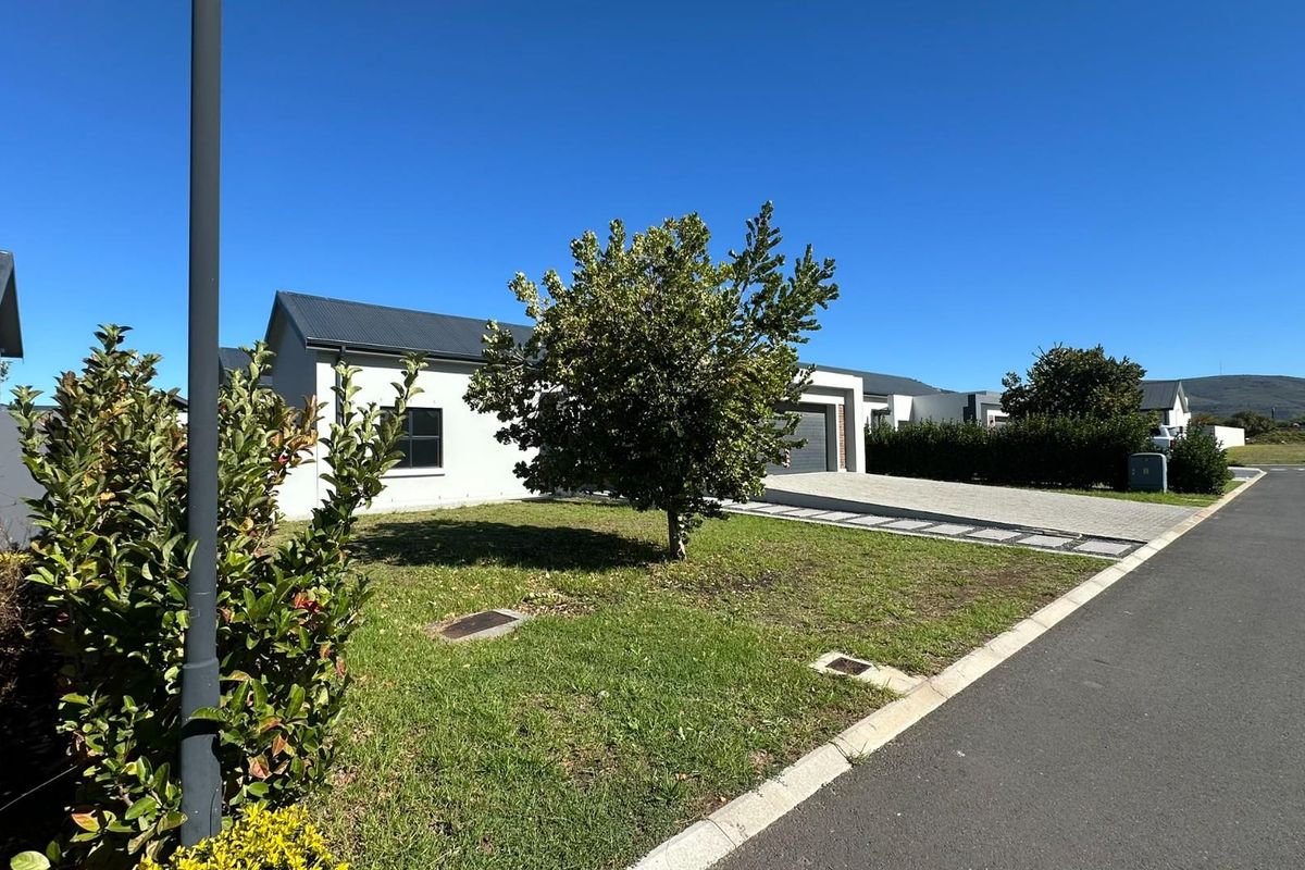 House For Sale in Paarl South, Paarl - Photo 3