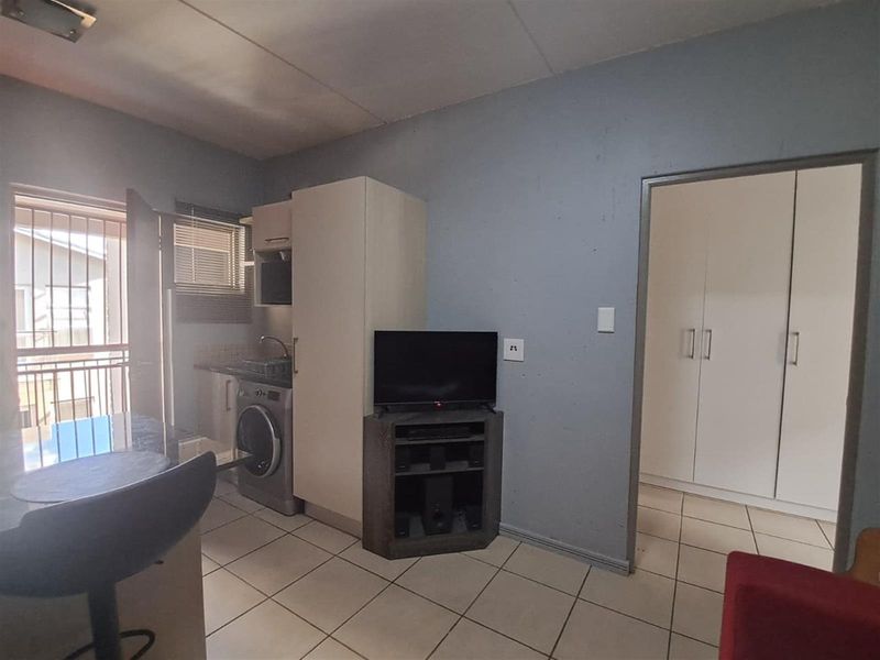 1 Bedroom Apartment For Sale in Mooivallei Park - Photo 6