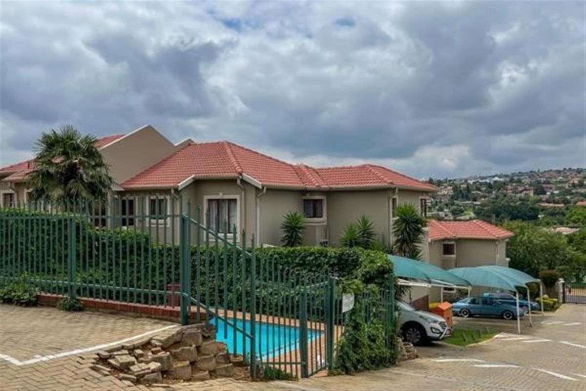 Townhouse For Sale in Winchester Hills Ext 1, Johannesburg - Photo 5