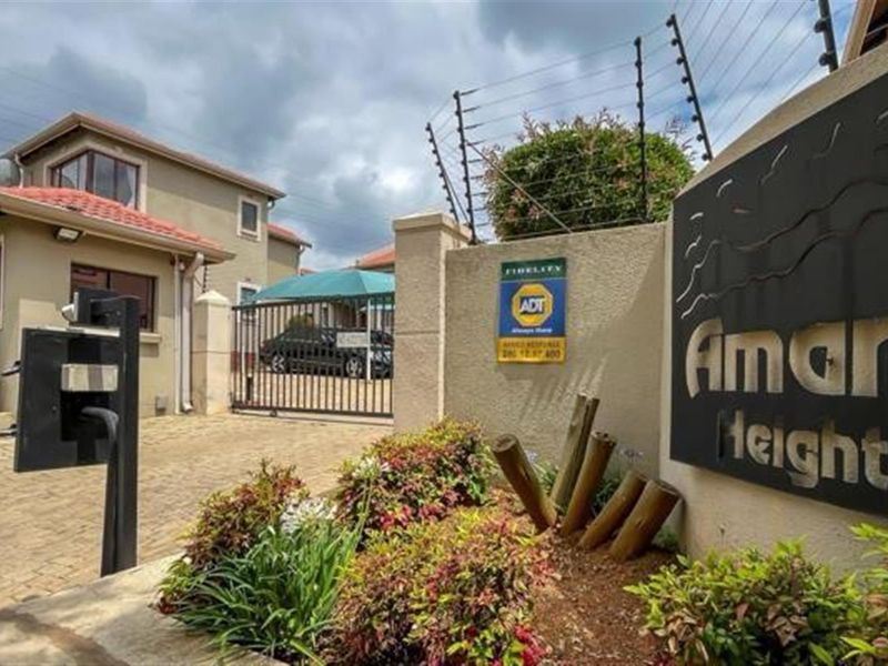 Townhouse For Sale in Winchester Hills Ext 1, Johannesburg - Photo 1