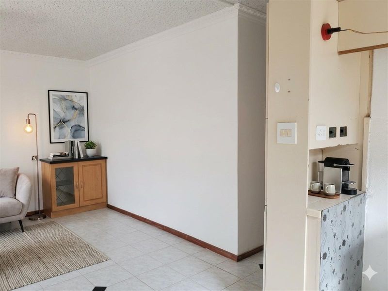 3 Bedroom House in Fountain Village, Blue Downs - Photo 2
