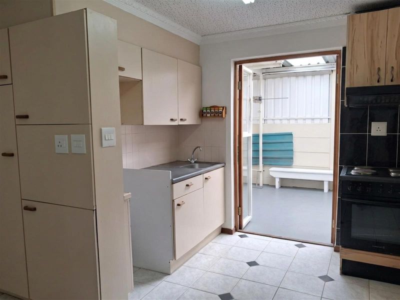 3 Bedroom House in Fountain Village, Blue Downs - Photo 4