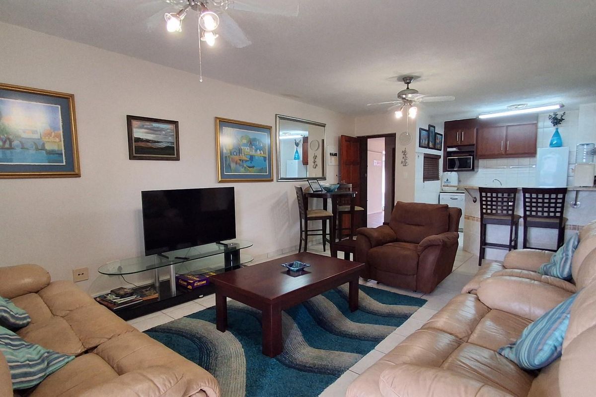 Immaculate beachfront living in sought-after Uvongo complex - Photo 4