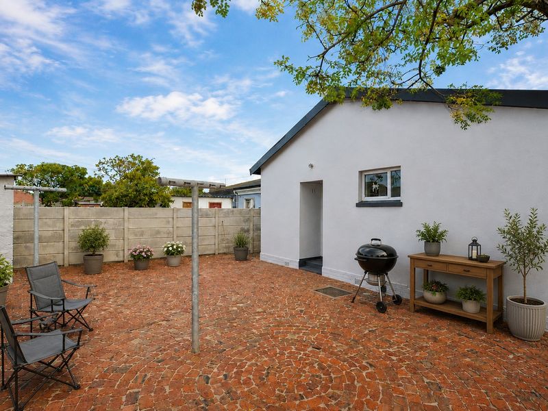 Move-In Ready Home with Expansion Potential in Popular Ruyterwacht - Photo 2