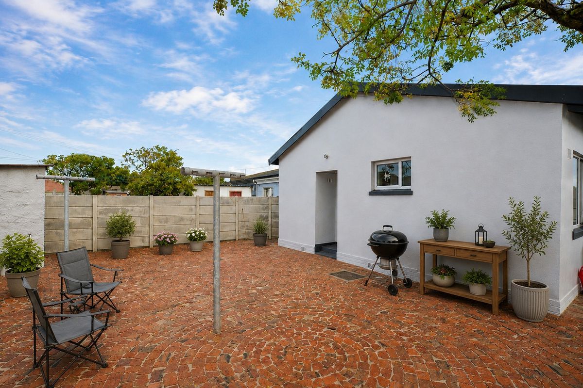 Move-In Ready Home with Expansion Potential in Popular Ruyterwacht - Photo 2