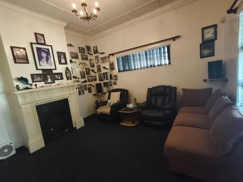 High Gate - Prestige 4 Bedroom house ( Including attached Flatlet ) - Photo 5