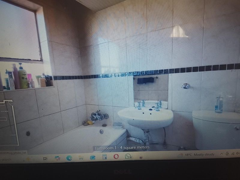 One Bedroom Apartment For Sale - Photo 4