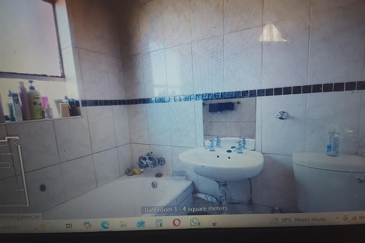 One Bedroom Apartment For Sale - Photo 4