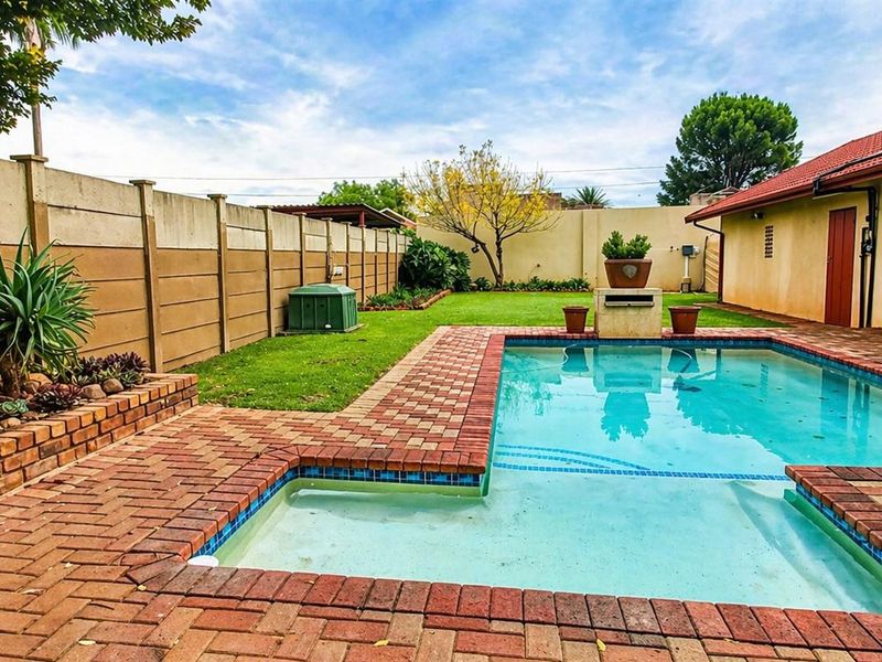 House For Sale in Kookrus, Meyerton - Photo 3