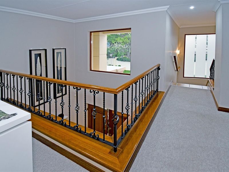 Effortless Luxury and Secure Estate Living in Prestigious Villa di Castello, Sunninghill - Photo 9