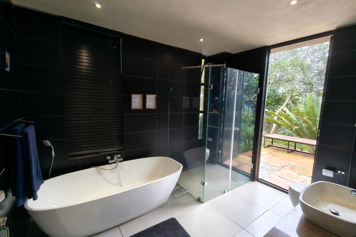 1.5 Hectare Smallholding Near Bateleur Estate, Nelspruit Rural - Photo 4