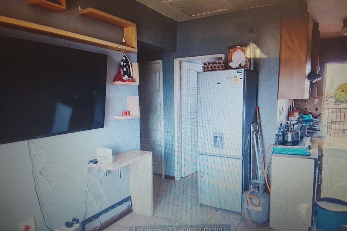 2 Bedroom Flat For Sale - Photo 5