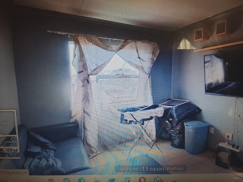 2 Bedroom Flat For Sale - Photo 4