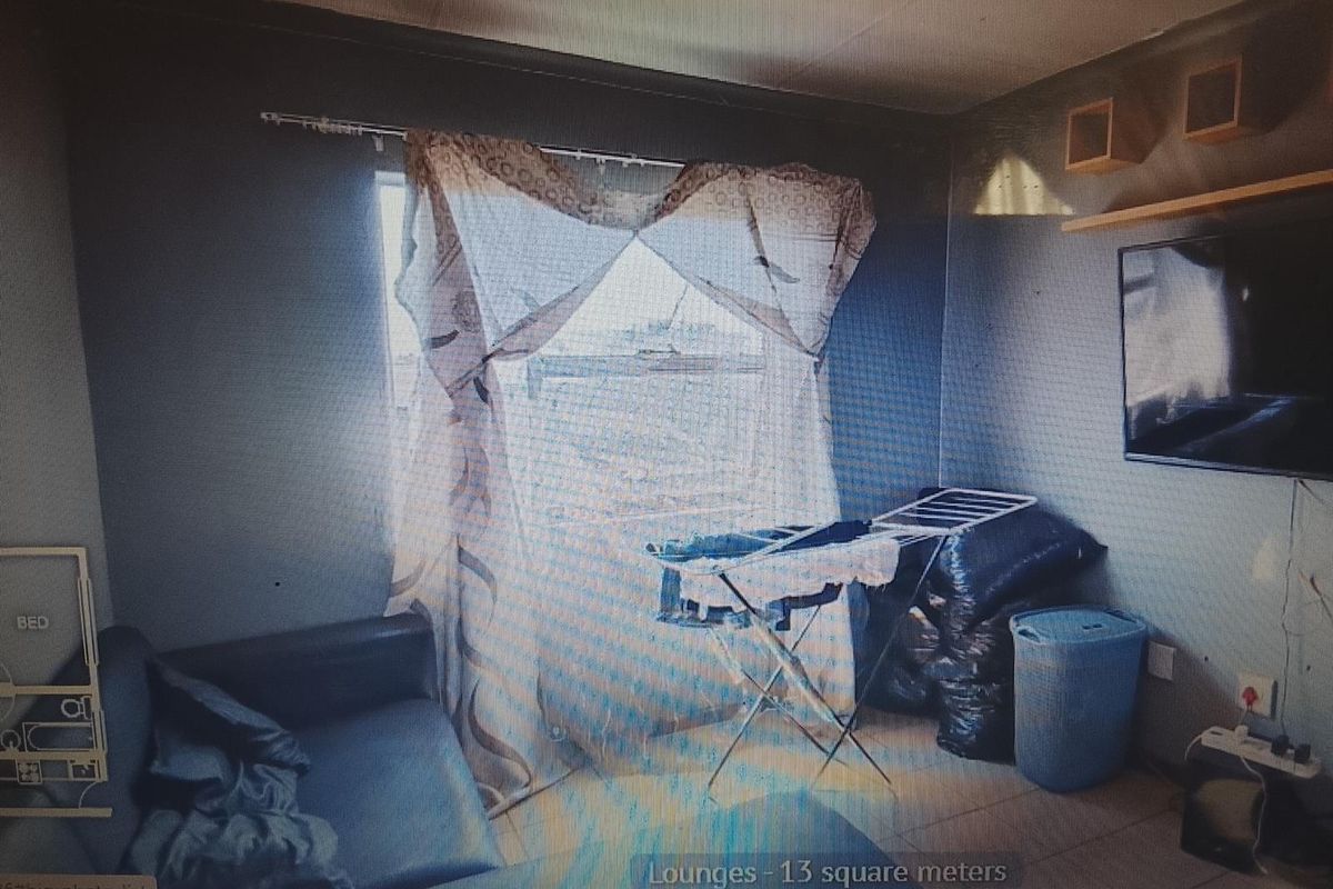 2 Bedroom Flat For Sale - Photo 4